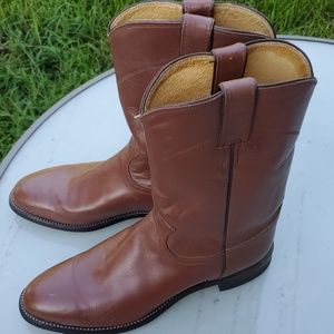 Brown boots
